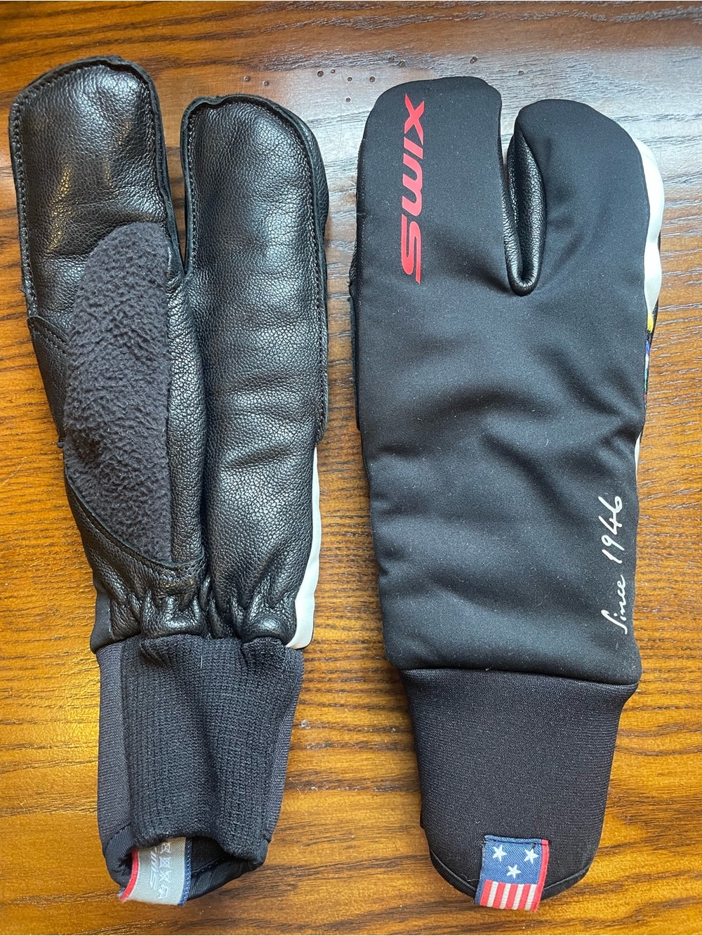 Swix Black Three-Finger Ski Mittens - Black